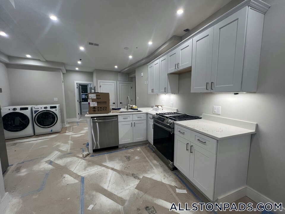 161 Allston St in Boston, MA - Building Photo