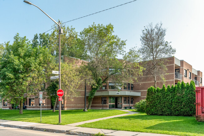 2600 Raymond-Blouin Av in Québec, QC - Building Photo - Primary Photo