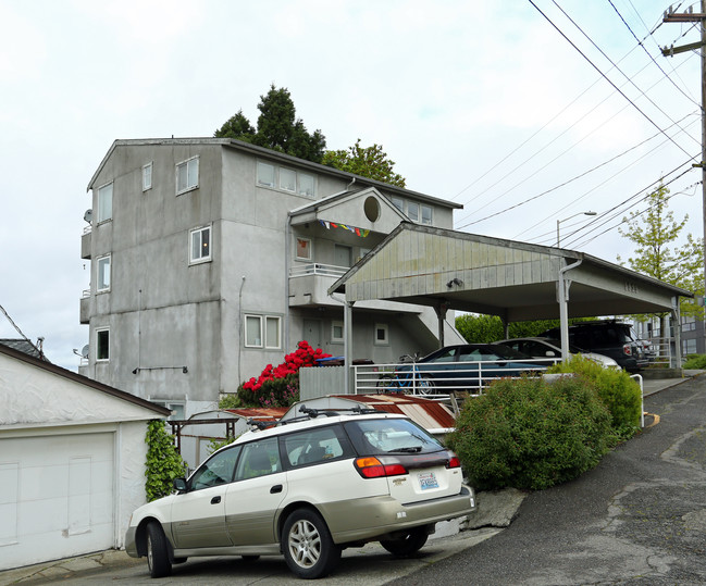 5925 Seaview Ave NW in Seattle, WA - Building Photo - Building Photo