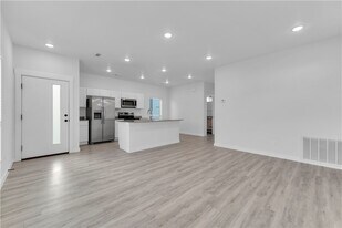 960 Illinois Ave in Bentonville, AR - Building Photo