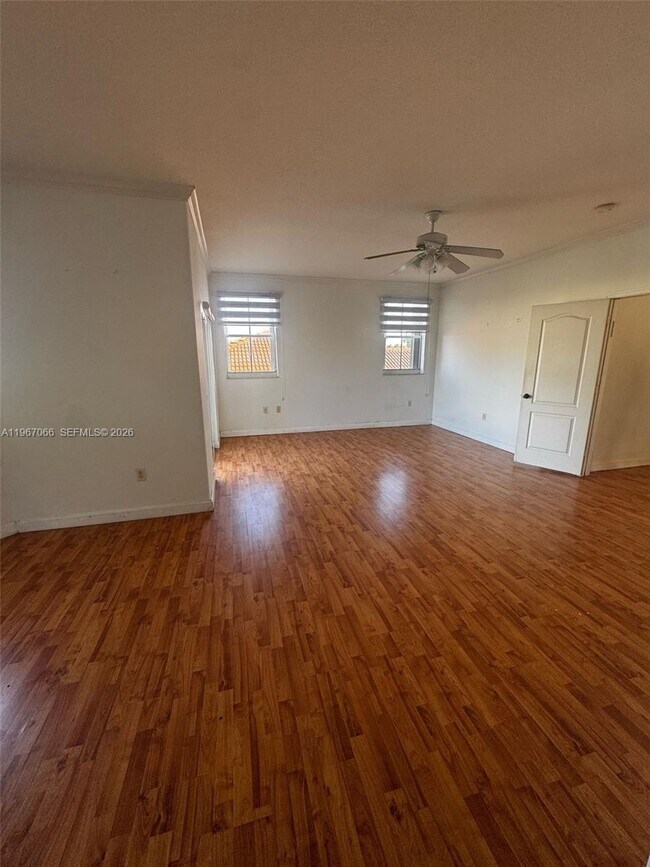 612 NW 136th Ave in Miami, FL - Foto de edificio - Building Photo