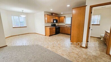 7025 Stourbridge Pl NE in Bremerton, WA - Building Photo - Building Photo