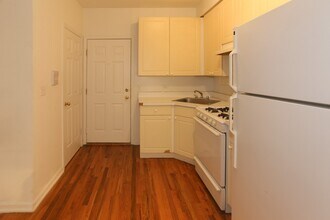 922 W Dakin in Chicago, IL - Building Photo - Building Photo