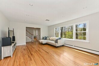 163 MacGregor Dr in Stamford, CT - Building Photo - Building Photo