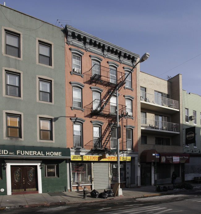 155 Greenpoint Ave in Brooklyn, NY - Building Photo - Building Photo