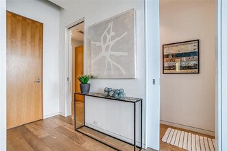 2430 Victory Park Ln in Dallas, TX - Building Photo - Building Photo