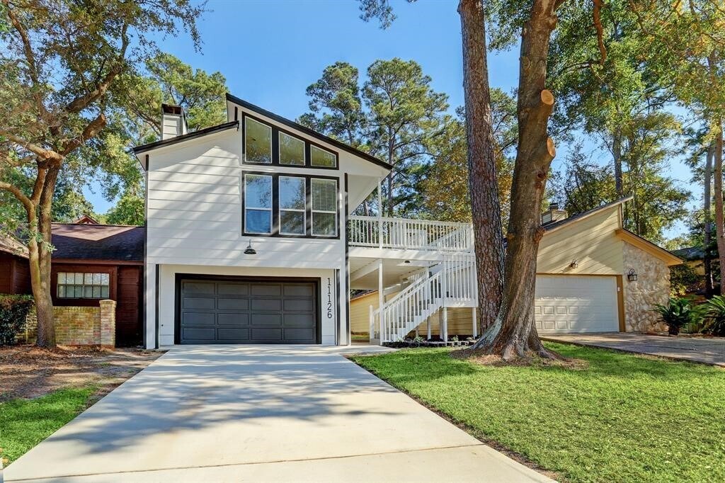 11126 Twain Dr in Montgomery, TX - Building Photo