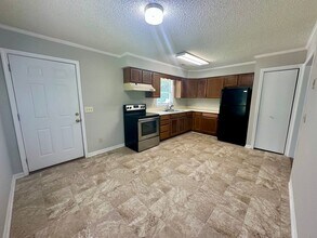 1225 Coffey St in Sumter, SC - Building Photo - Building Photo