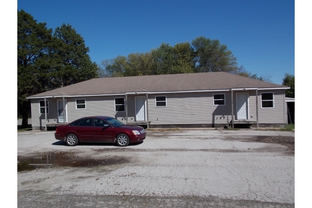 1014-1020 E Washington in Pittsburg, KS - Foto de edificio - Building Photo