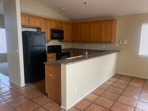 7825 W San Miguel Ave in Glendale, AZ - Foto de edificio - Building Photo