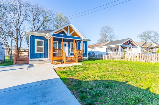 1608 Oak St in Chattanooga, TN - Building Photo - Building Photo
