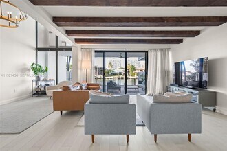 429 Poinciana Island Dr in Sunny Isles Beach, FL - Building Photo - Building Photo