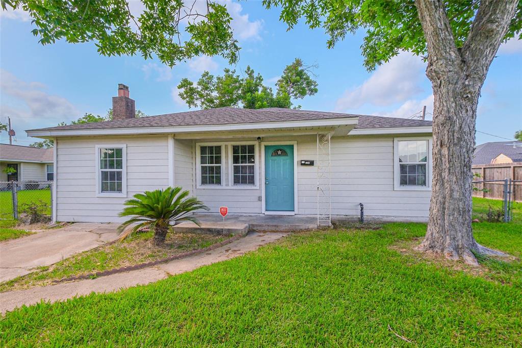 3313 Chestershire Dr in Pasadena, TX - Building Photo