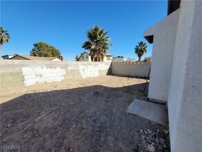 7324 Empress Dr in Las Vegas, NV - Building Photo - Building Photo