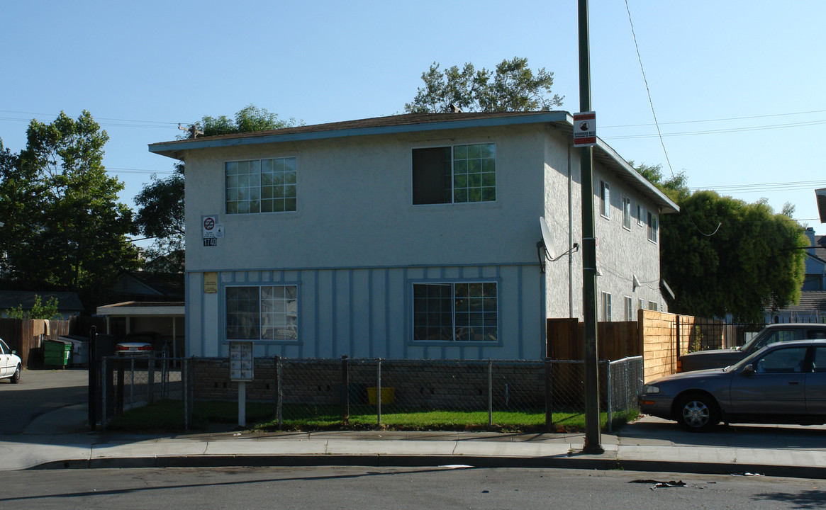 1740 Rock Springs Dr in San Jose, CA - Building Photo