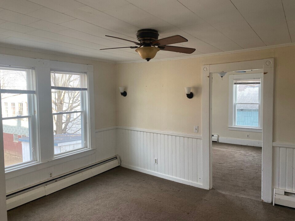 5 Kings Ln in Somersworth, NH - Building Photo