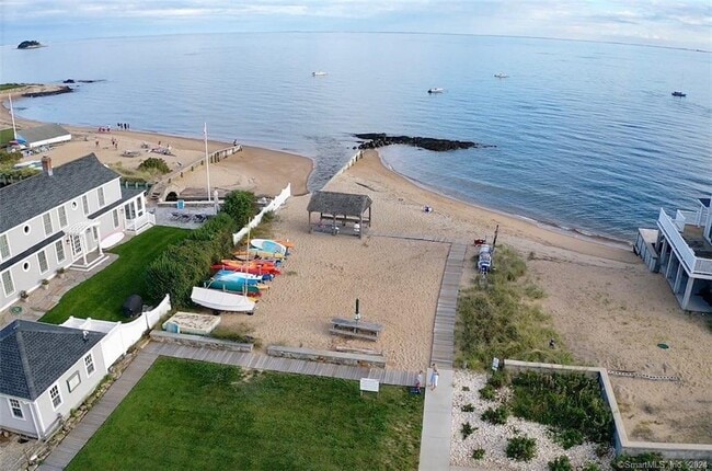 140 Overshore Dr E in Madison, CT - Building Photo - Building Photo