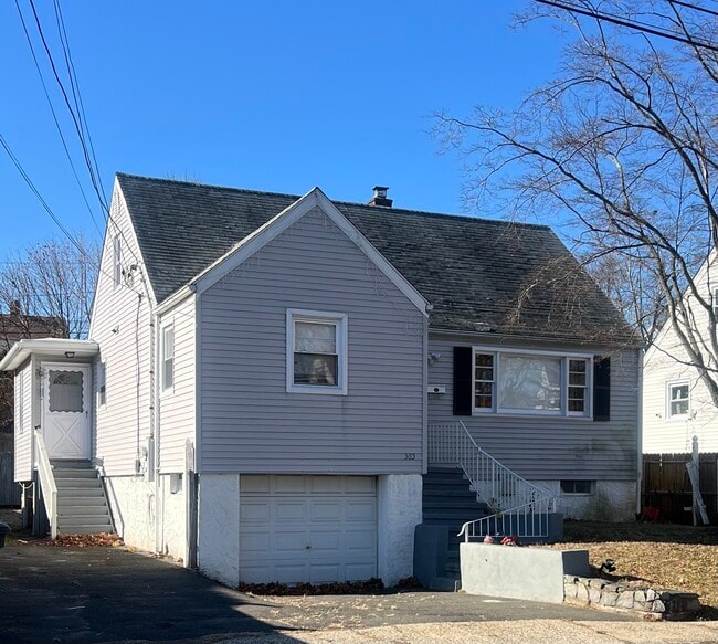 565 Hart St in Bridgeport, CT - Building Photo - Building Photo