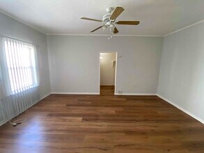 628 E Elk Ave, Unit 304 in Glendale, CA - Building Photo - Building Photo