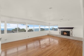 7206 Crest Rd in Rancho Palos Verdes, CA - Building Photo - Building Photo