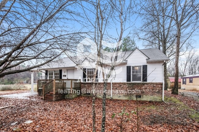 116 Barnes Dr in Erwin, NC - Foto de edificio - Building Photo