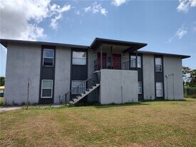 16930 Juanita Ave in Ft. Myers, FL - Building Photo