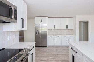 3658 Lawnwood Ct in San Luis Obispo, CA - Building Photo - Building Photo