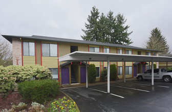 Greenfield Village in Tigard, OR - Building Photo - Building Photo