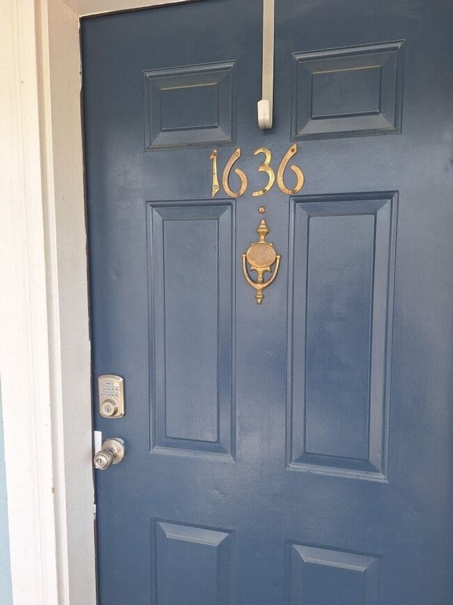 property at 1636 Queen Anne Wy