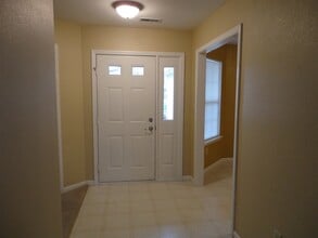 18954 Prairie Crossing Dr in Noblesville, IN - Building Photo - Building Photo