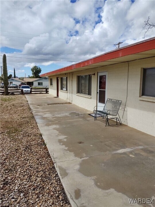 2495 Detroit Ave-Unit -3 in Kingman, AZ - Building Photo