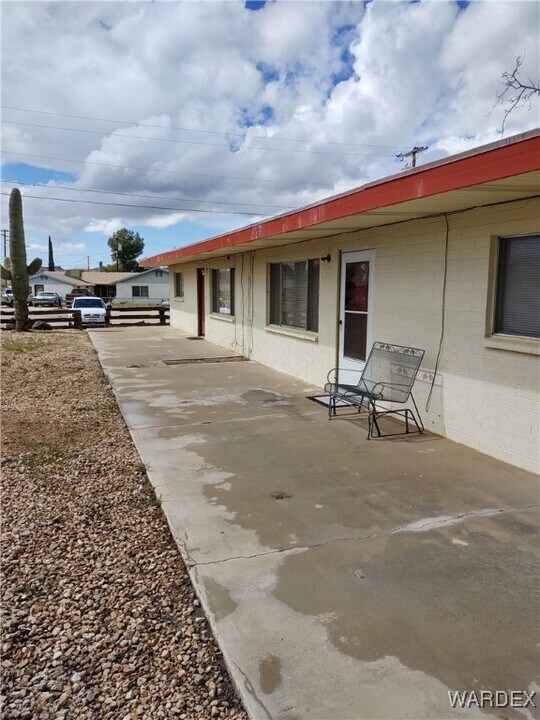 2495 Detroit Ave in Kingman, AZ - Building Photo