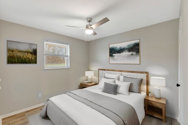 Longfield Apartments in Maderia in Cincinnati, OH - Building Photo - Interior Photo