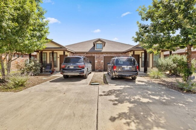 property at 119 Creekside Villa Dr