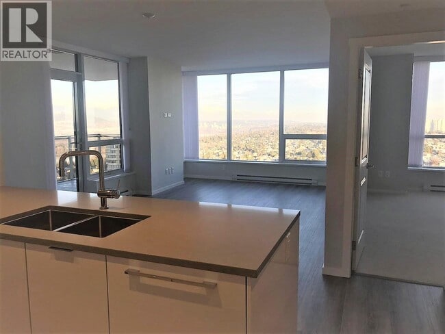 6636 Dunblane Ave in Burnaby, BC - Building Photo - Building Photo