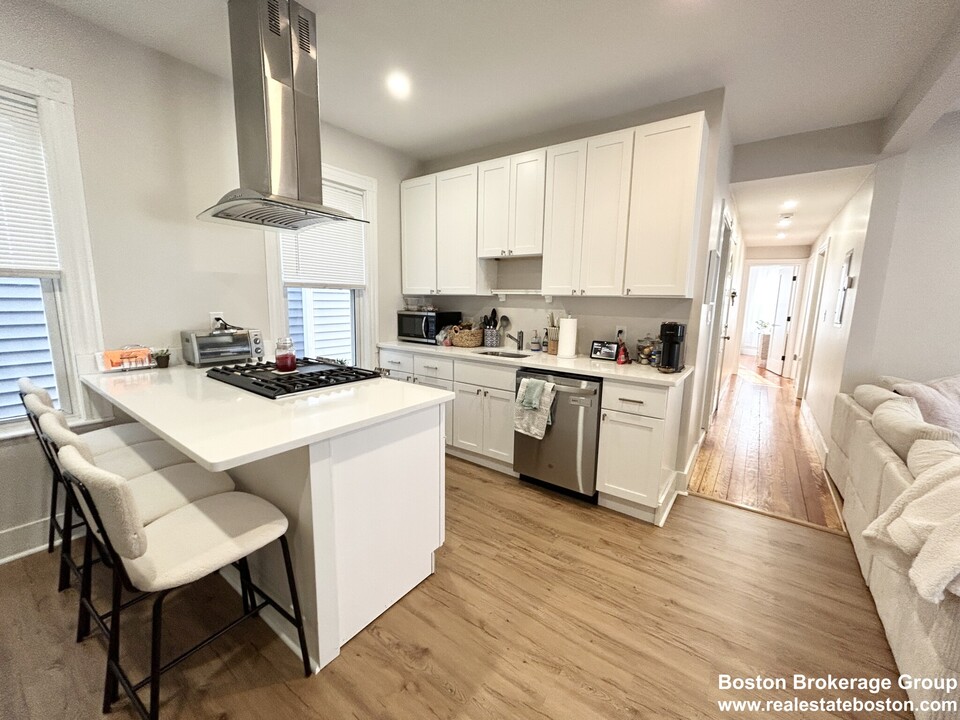 74 Marine Rd in Boston, MA - Building Photo