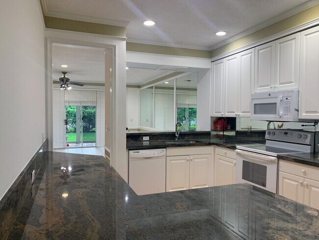 21554 St Andrews Grand Cir in Boca Raton, FL - Building Photo - Building Photo