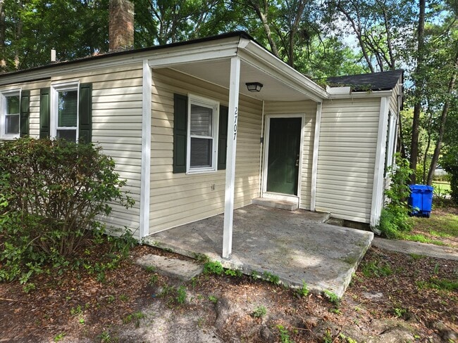 property at 2707 Saratoga Rd