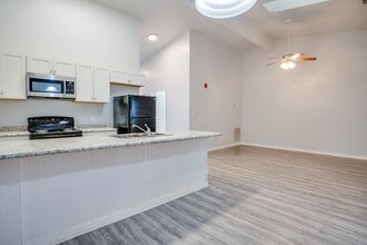 Mockingbird Garden Apartments in Tallahassee, FL - Building Photo - Building Photo