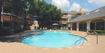 Huntington Ridge in Irving, TX - Building Photo