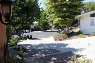 4400 Portico Pl in Encino, CA - Foto de edificio - Building Photo