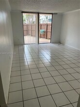 8307 SW 142nd Ave in Miami, FL - Foto de edificio - Building Photo