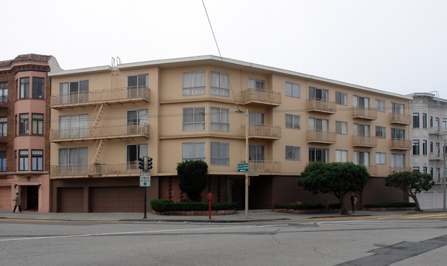 15 Cervantes Blvd in San Francisco, CA - Building Photo - Building Photo