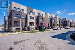 1127 Cooke Blvd. in Burlington, ON - Building Photo