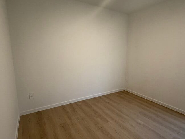 property at 523 Robin Ct