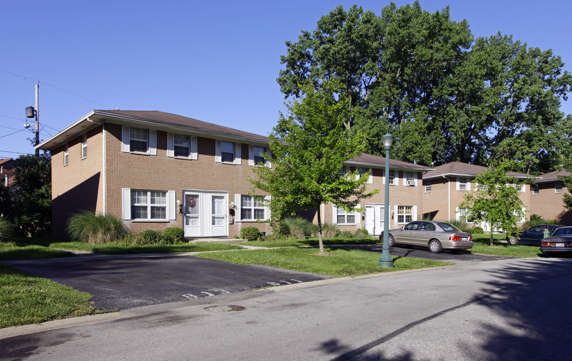 Sheridan Park Court Apartments in Columbus, OH - Building Photo