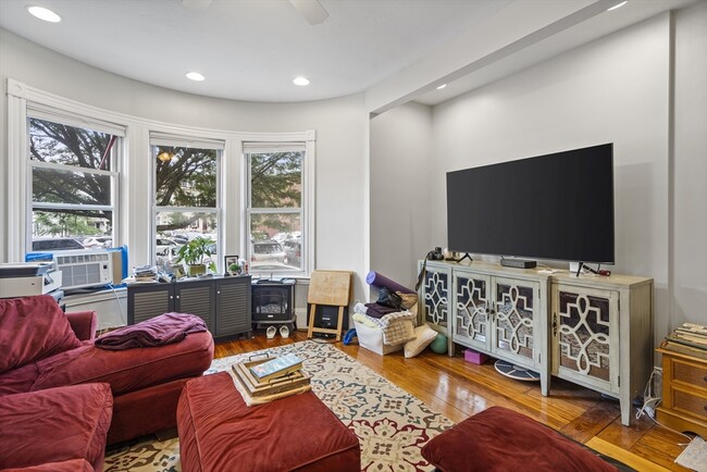 194 Emerson St in Boston, MA - Building Photo - Building Photo
