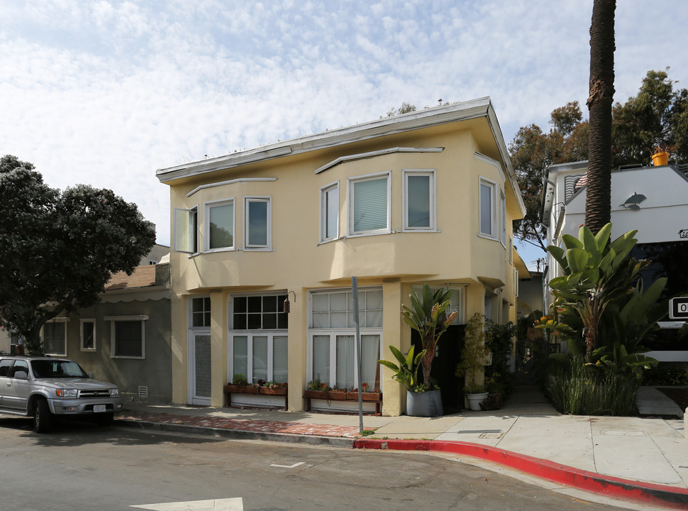 159 Hollister Ave in Santa Monica, CA - Building Photo