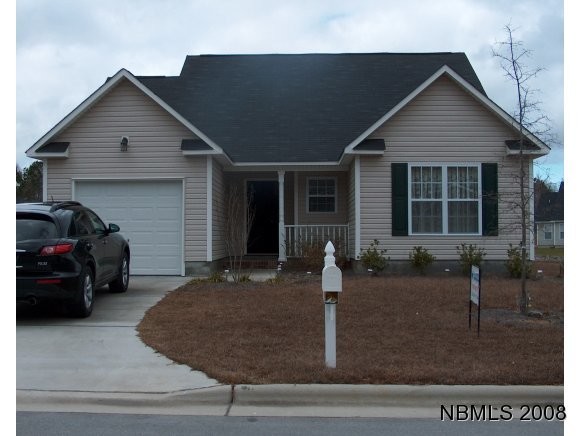 4634 Rainmaker Dr in New Bern, NC - Building Photo