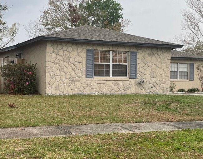 property at 1008 York Ct